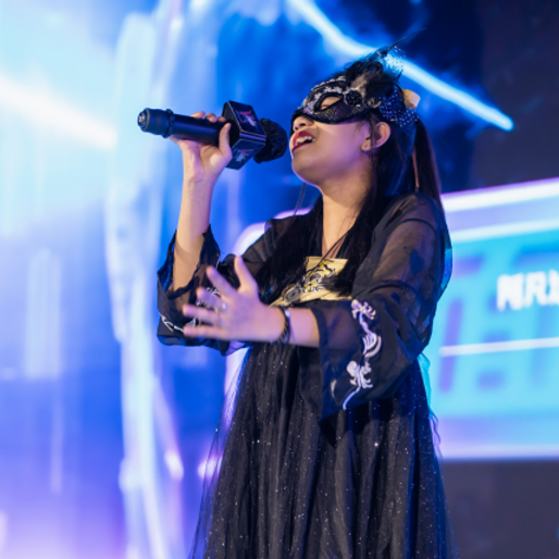 Interactive singing experience